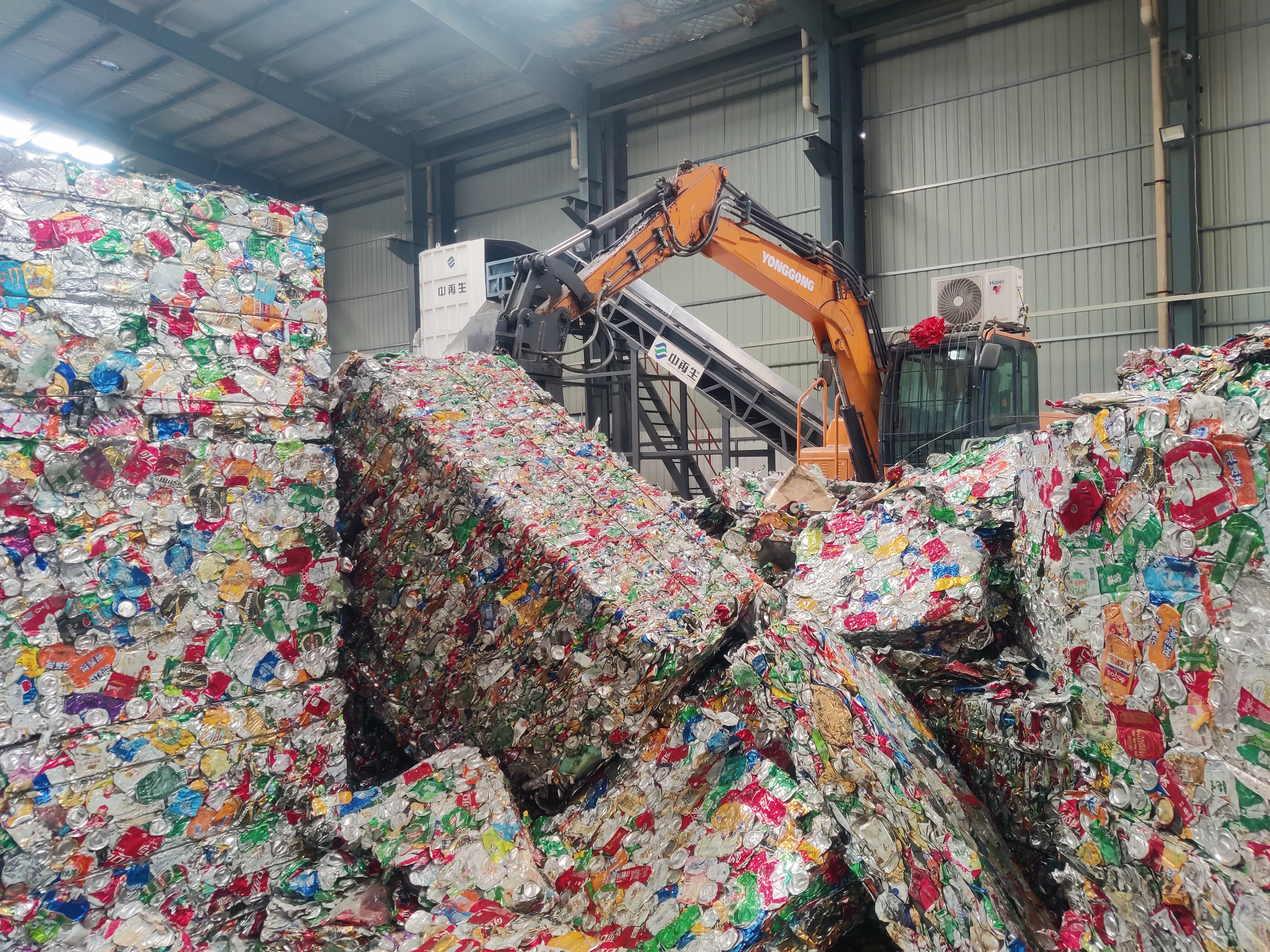 大型易拉罐破碎機工作原理